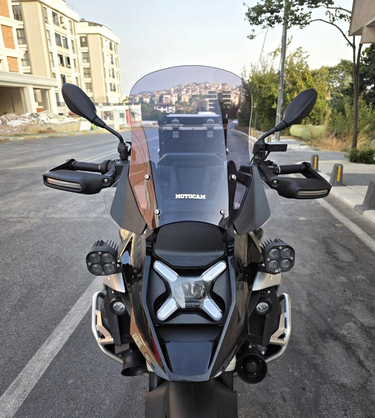 MOTOCAM Bmw R 1300 GS Ön Cam 2023-2026 Model 48cm Füme Renkli 4mm