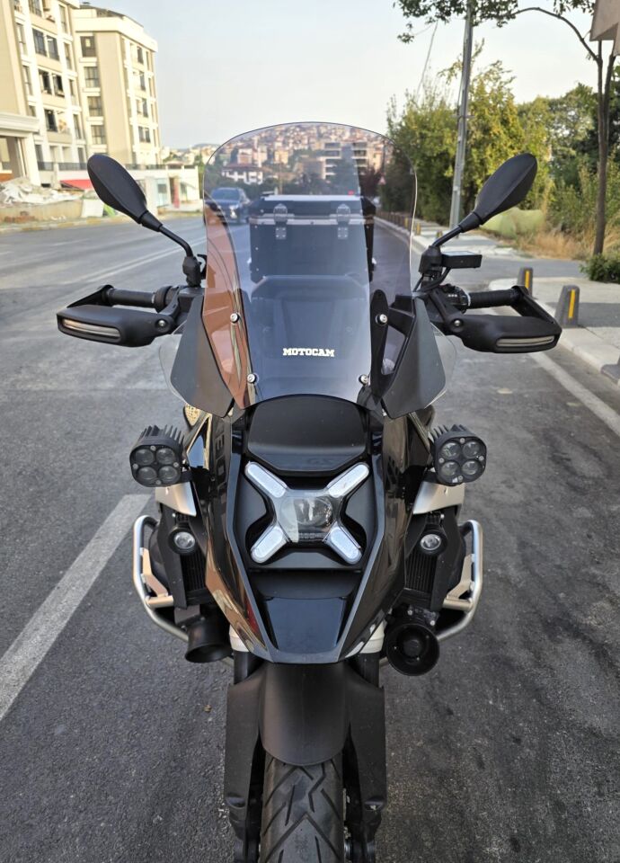 MOTOCAM Bmw R 1300 GS Ön Cam 2023-2026 Model 48cm Füme Renkli 4mm