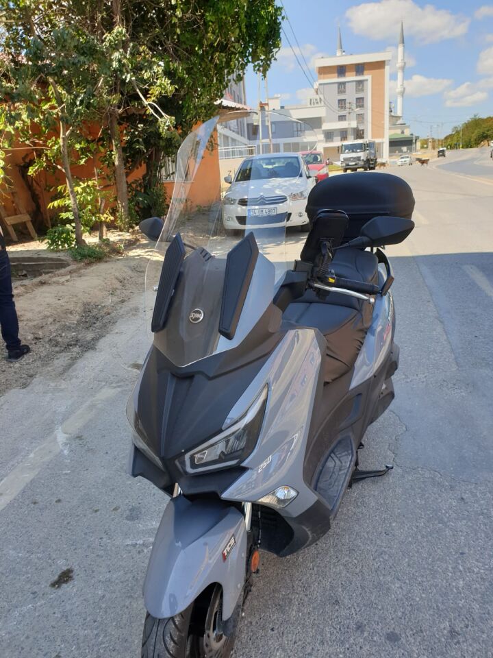 MOTOCAM SYM Joymax Z Plus Ön Cam 2023-2026 Model 70cm Şeffaf Renkli 4mm