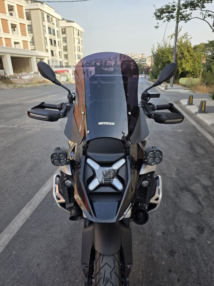 MOTOCAM Bmw R 1300 GS Ön Cam 2023-2026 Model 48cm Siyah Renkli 4mm