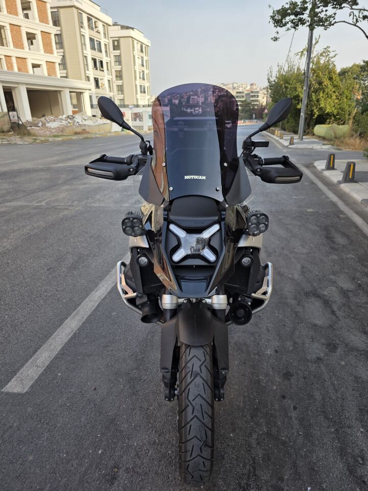 MOTOCAM Bmw R 1300 GS Ön Cam 2023-2026 Model 48cm Siyah Renkli 4mm