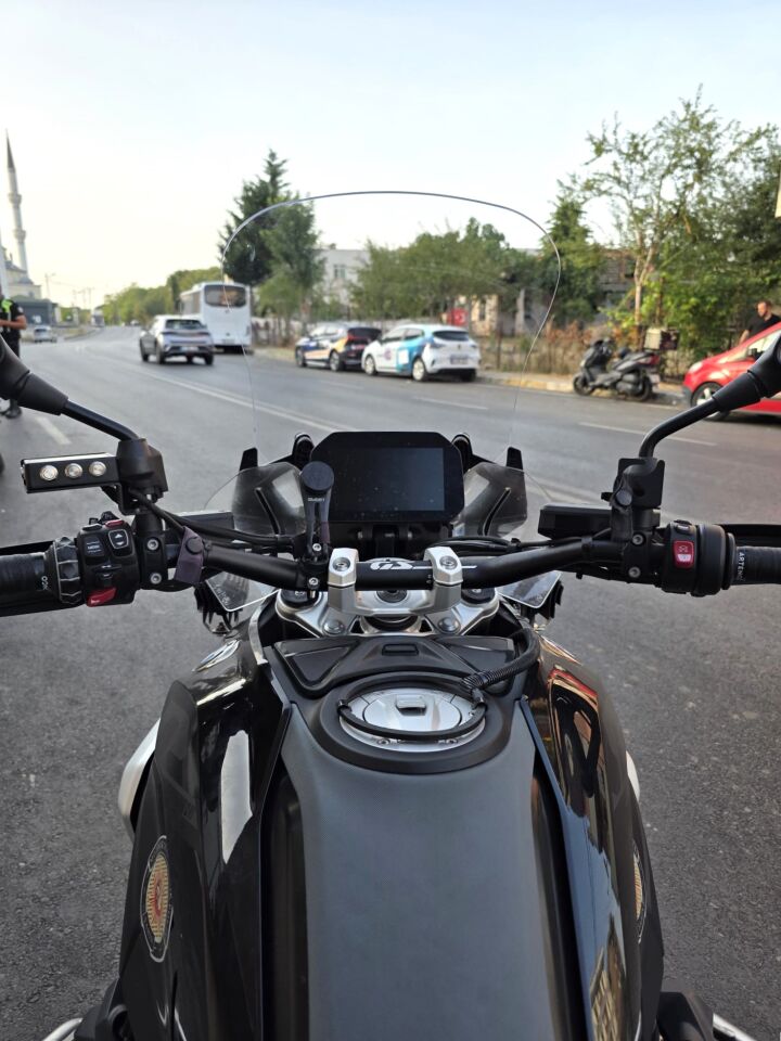 MOTOCAM Bmw R 1300 GS Ön Cam 2023-2026 Model 48cm Şeffaf Renkli 4mm