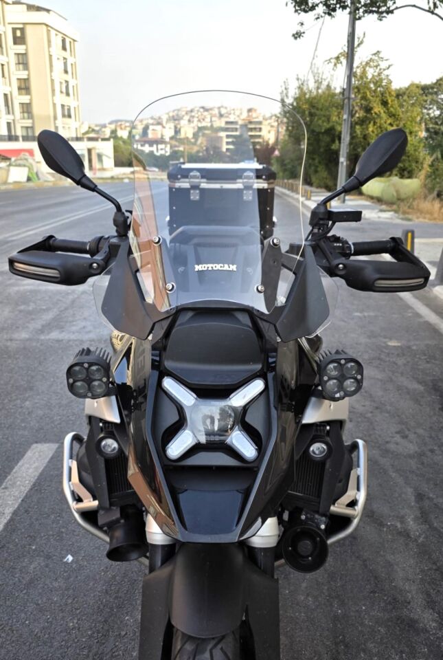 MOTOCAM Bmw R 1300 GS Ön Cam 2023-2026 Model 48cm Şeffaf Renkli 4mm