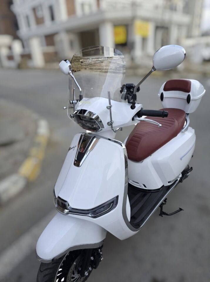 MOTOCAM Yuki Mojito 50 Ön Cam 2022-2026 Model 39cm Şeffaf Renkli 4mm APARATSIZ