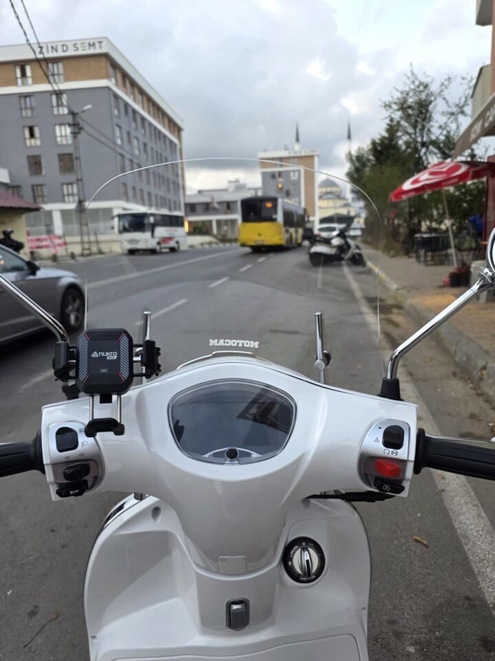 MOTOCAM Yuki Mojito 50 Ön Cam 2022-2026 Model 39cm Şeffaf Renkli 4mm APARATSIZ