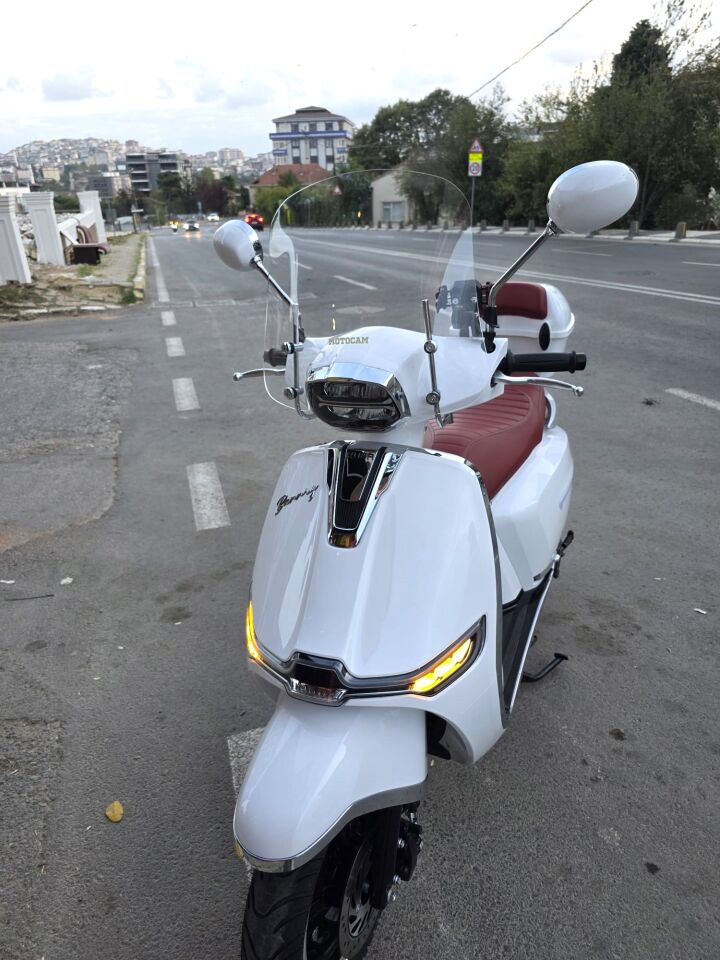 MOTOCAM Yuki Mojito 50 Ön Cam 2022-2026 Model 39cm Şeffaf Renkli 4mm APARATSIZ