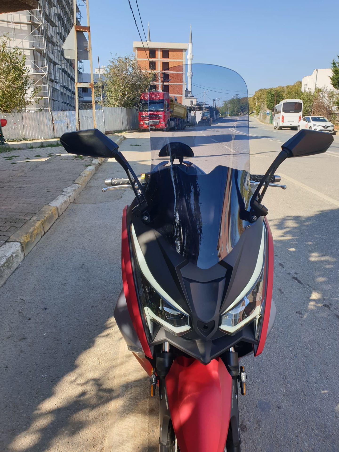 Ariic Chief 318 Ön Cam 2023-2025 Model 75cm