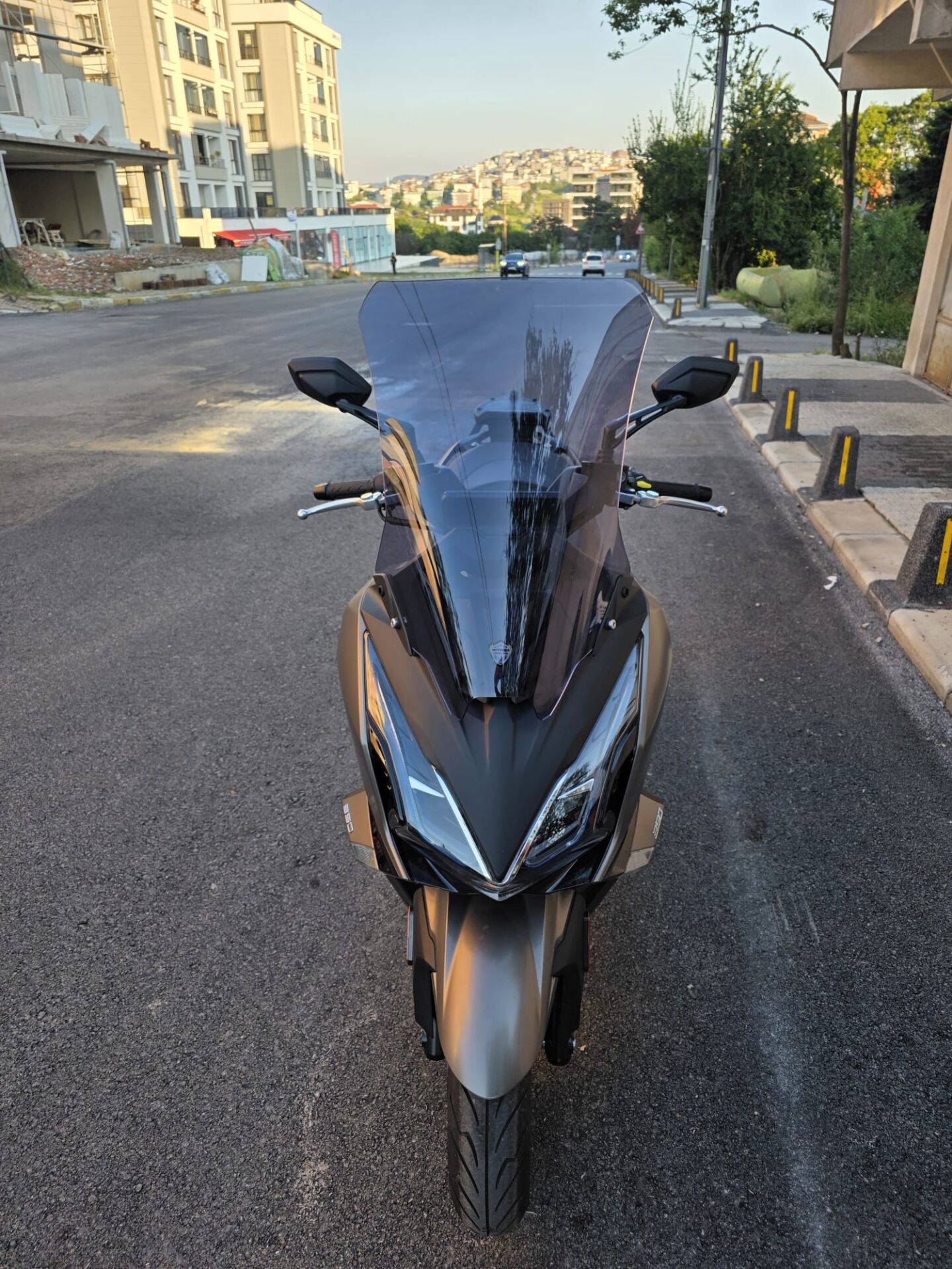 Kymco Downtown GT 350 Ön Cam 2024-2025 Model 62cm