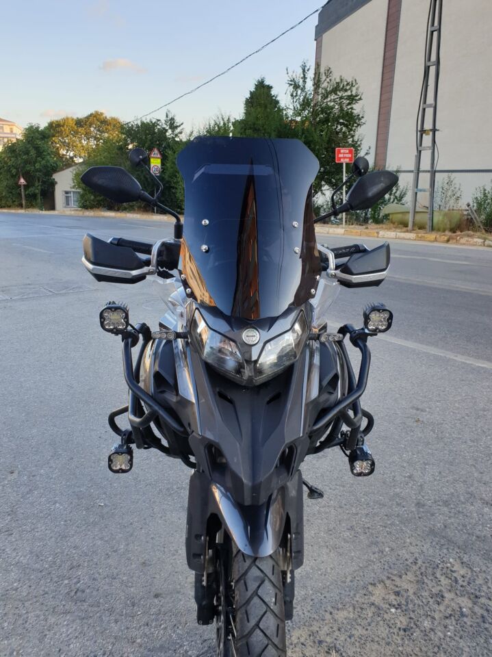 MOTOCAM Benelli TRK 502  Ön Cam 2017-2026-2026 Model 54cm Siyah Renkli 4mm