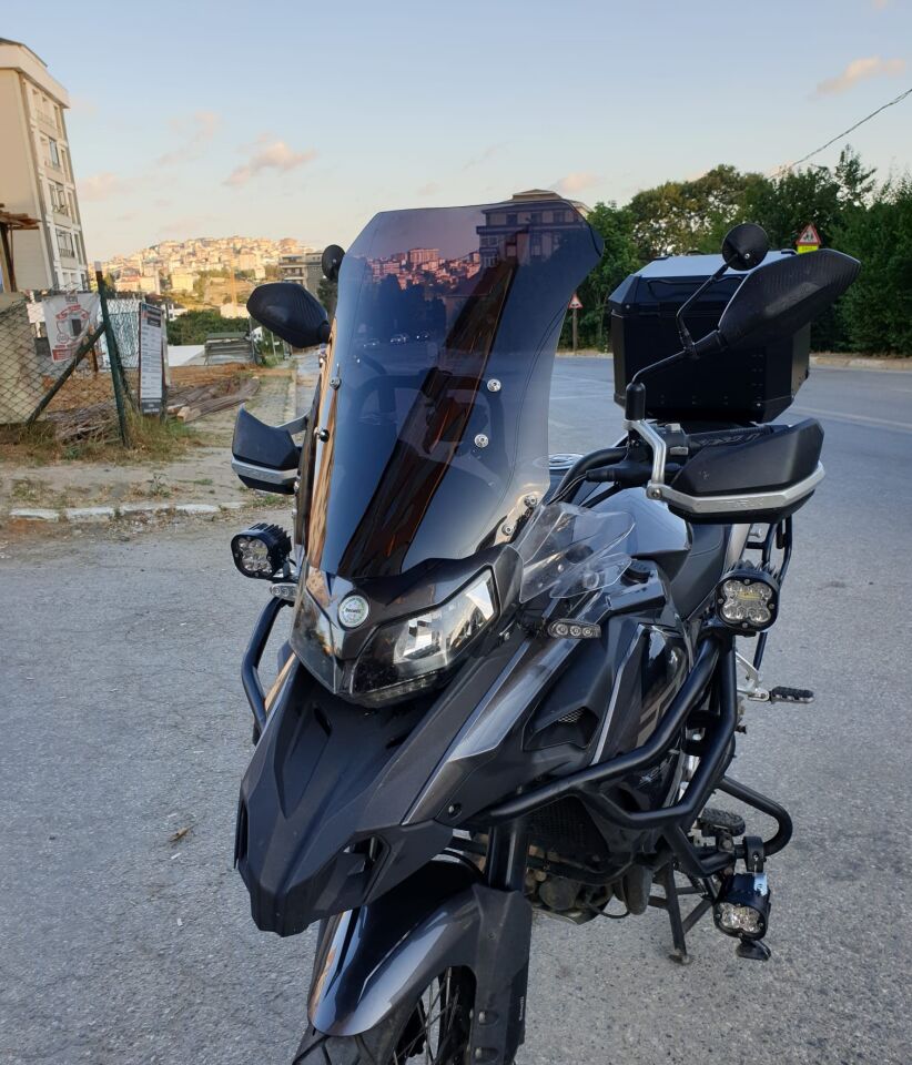 MOTOCAM Benelli TRK 502  Ön Cam 2017-2026-2026 Model 54cm Siyah Renkli 4mm