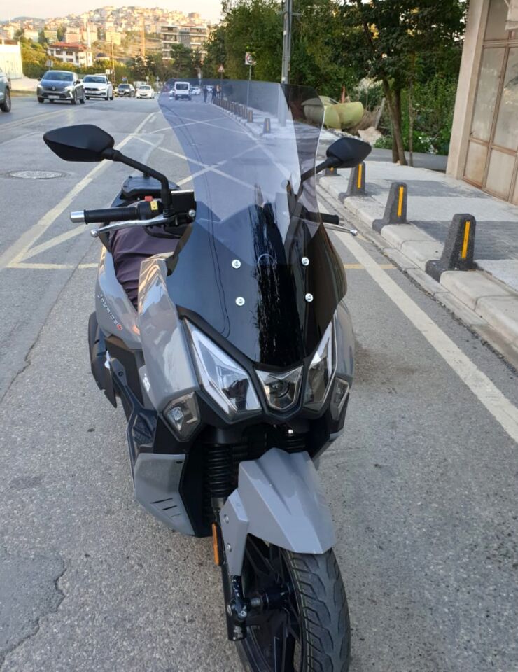 MOTOCAM SYM Joyride 300 Ön Cam 2023-2026 Model 65cm Füme Renkli 4mm ORTA BOYLU