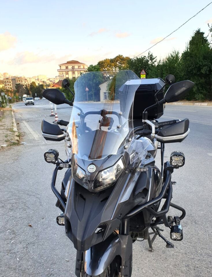 MOTOCAM Benelli TRK 502  Ön Cam 2017-2026-2026 Model 54cm Şeffaf Renkli 4mm