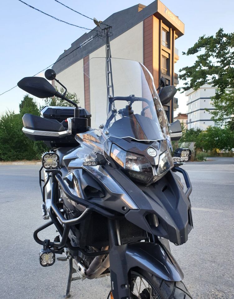 MOTOCAM Benelli TRK 502  Ön Cam 2017-2026-2026 Model 54cm Şeffaf Renkli 4mm