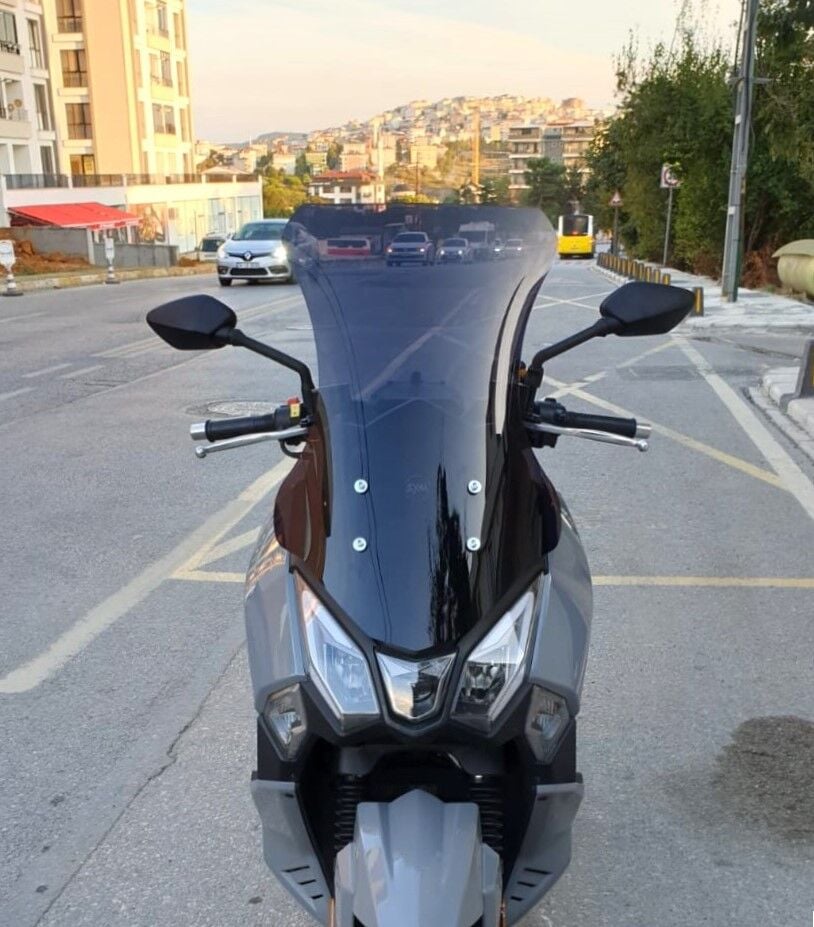 MOTOCAM SYM Joyride 300 Ön Cam 2023-2026 Model 65cm Siyah Renkli 4mm ORTA BOYLU