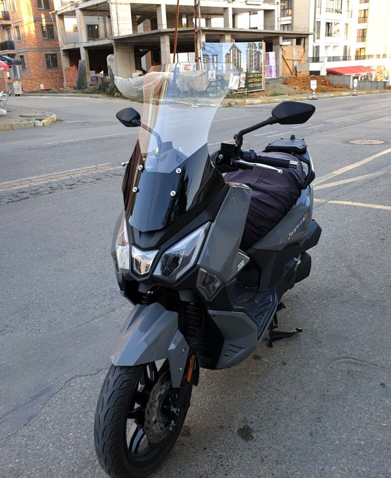 MOTOCAM SYM Joyride 300 Ön Cam 2023-2026 Model 65cm Şeffaf Renkli 4mm ORTA BOYLU