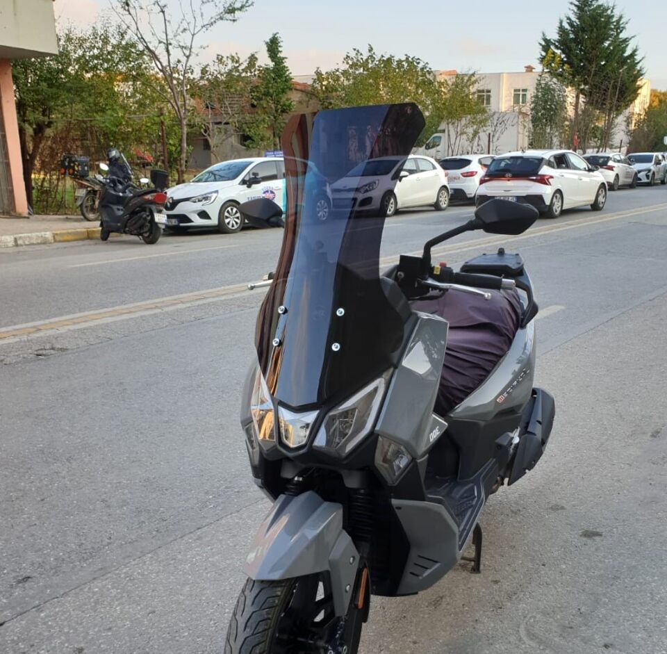 MOTOCAM SYM Joyride 300 Ön Cam 2023-2026 Model 75cm Siyah Renkli 4mm UZUN