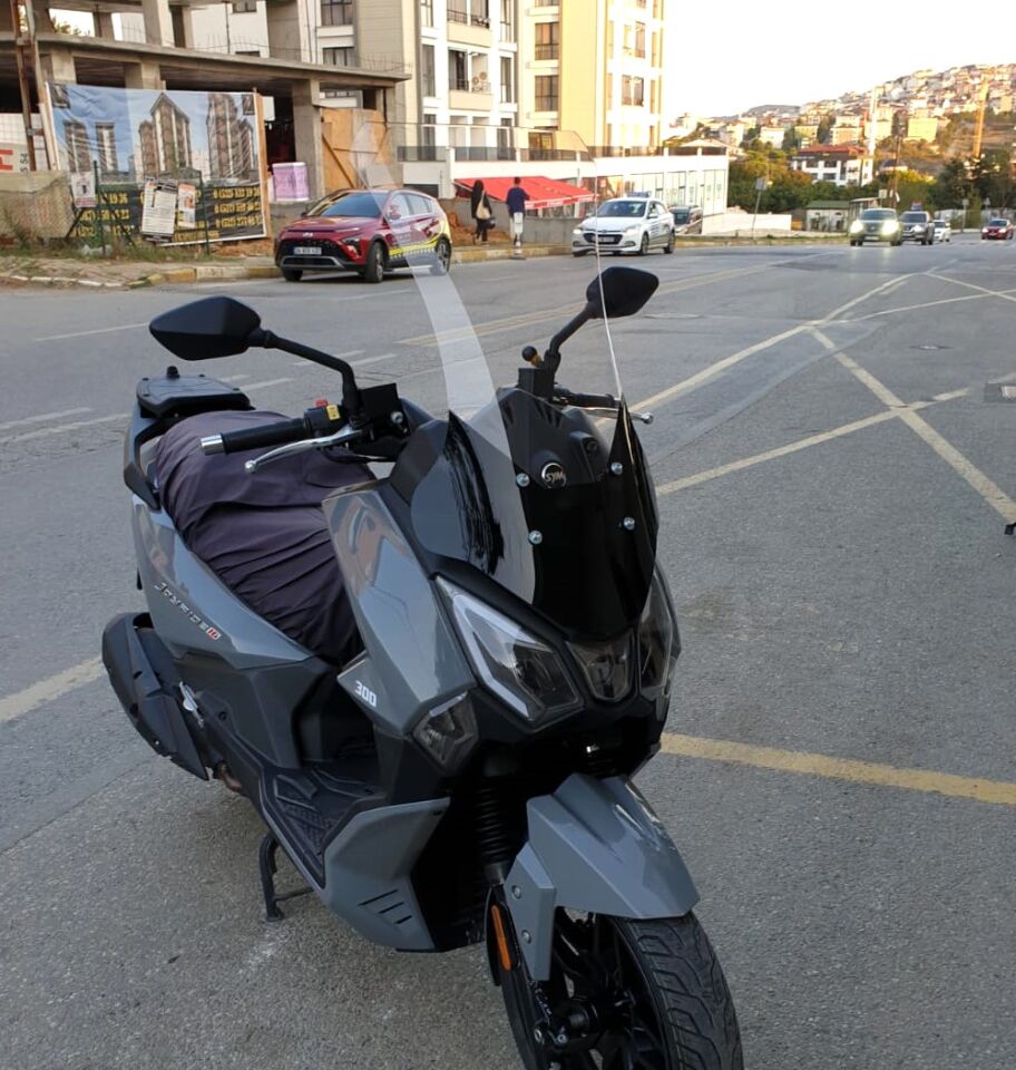 MOTOCAM SYM Joyride 300 Ön Cam 2023-2026 Model 75cm Şeffaf Renkli 4mm UZUN