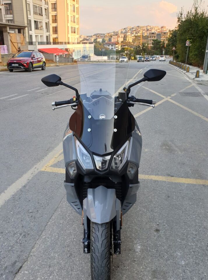 MOTOCAM SYM Joyride 300 Ön Cam 2023-2026 Model 75cm Şeffaf Renkli 4mm UZUN