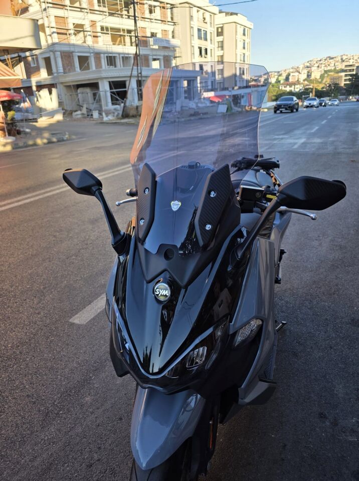 MOTOCAM Sym Maxsym TL 508 Ön Cam 2022-2026 Model 65cm Füme Renkli 4mm