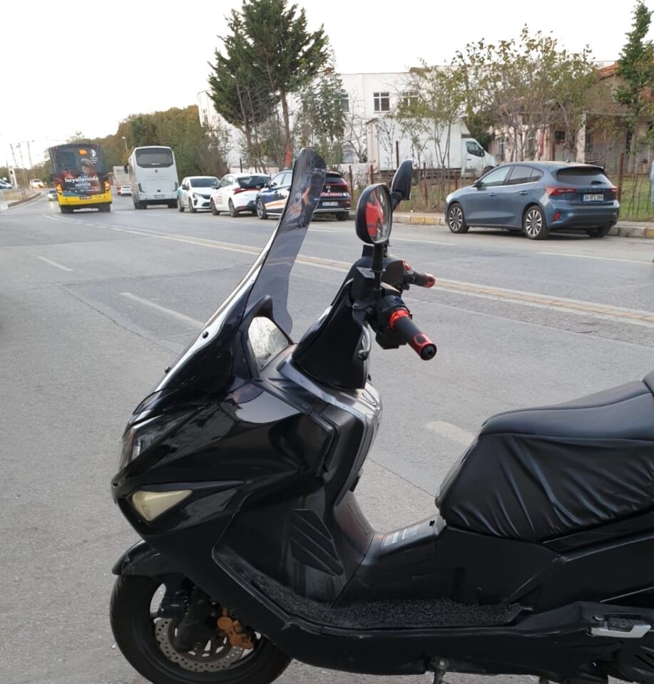 MOTOCAM Daelim S3 Advance Ön Cam 2010-2018 Model 77cm Füme Renkli 4mm