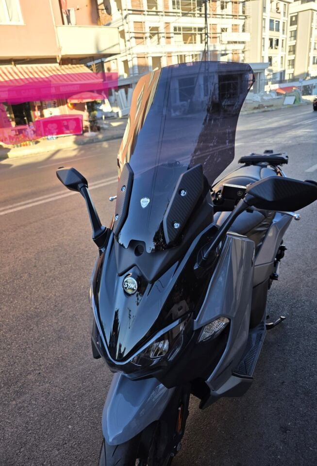 MOTOCAM Sym Maxsym TL 508 Ön Cam 2022-2026 Model 65cm Siyah Renkli 4mm
