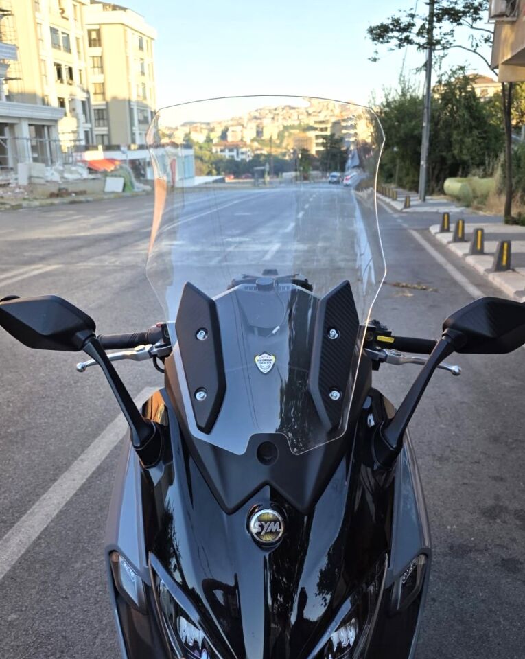 MOTOCAM Sym Maxsym TL 508 Ön Cam 2022-2026 Model 65cm Şeffaf Renkli 4mm