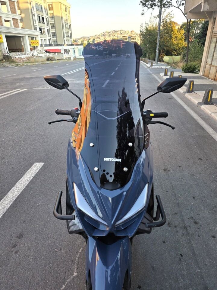 MOTOCAM Küba Newcity 50 Ön Cam 2023-2026 Model 75cm Siyah Renkli 4mm UZUN