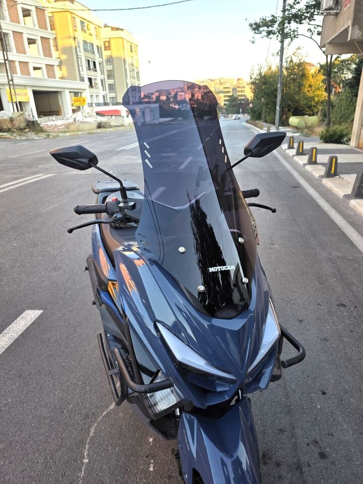 MOTOCAM Küba Newcity 50 Ön Cam 2023-2026 Model 75cm Siyah Renkli 4mm UZUN