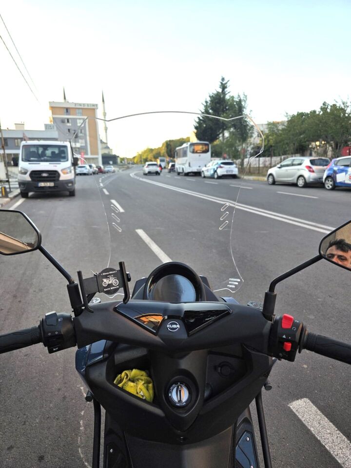 MOTOCAM Küba Newcity 50 Ön Cam 2023-2026 Model 75cm Şeffaf Renkli 4mm UZUN