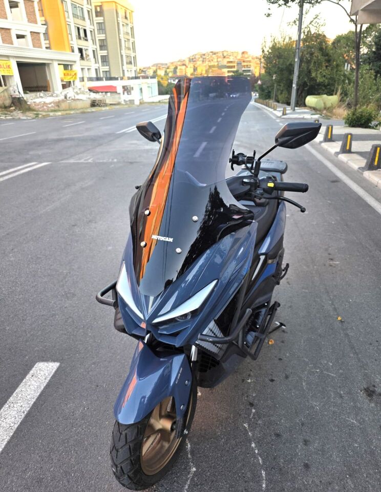 MOTOCAM Küba Newcity 50 Ön Cam 2023-2026 Model 78cm Siyah Renkli 4mm UZUN