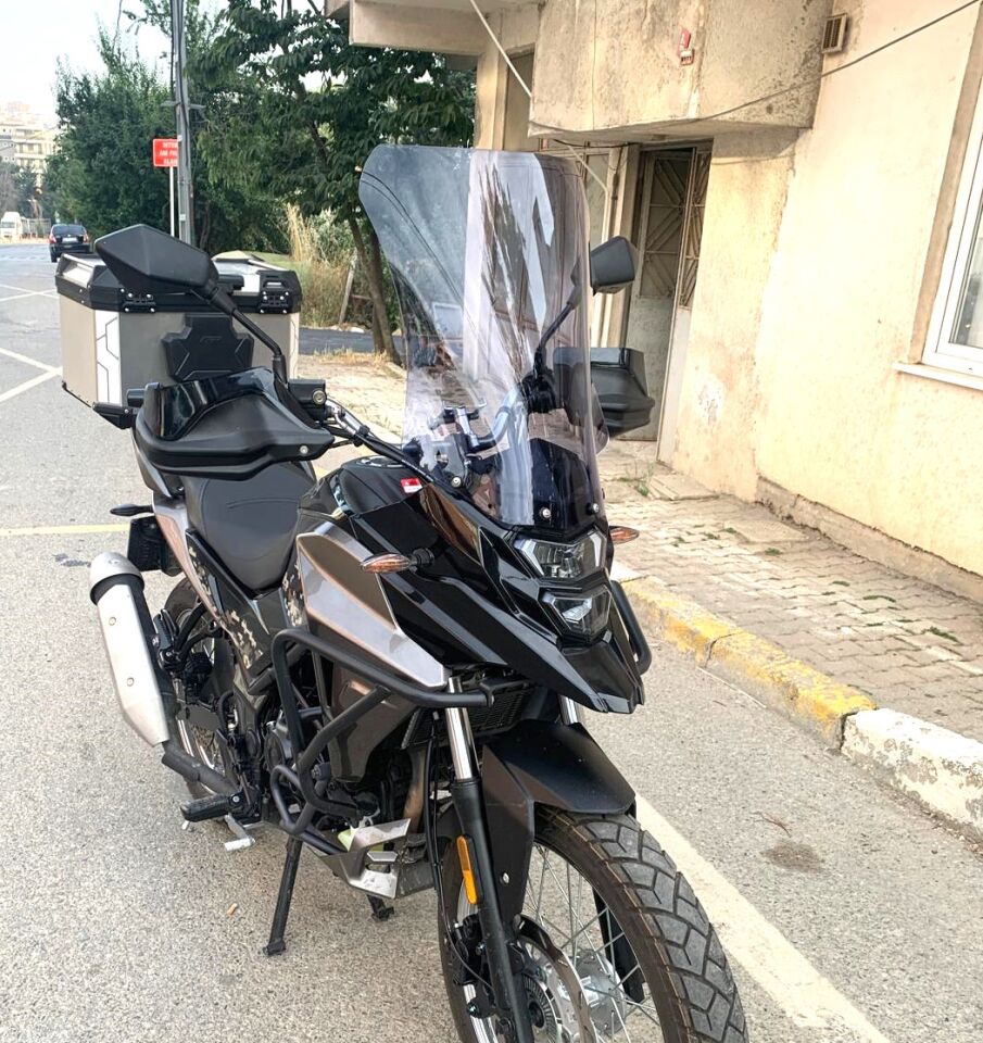 MOTOCAM SYM NHT 200 Ön Cam 2023-2026 Model 50cm Füme Renkli 4mm