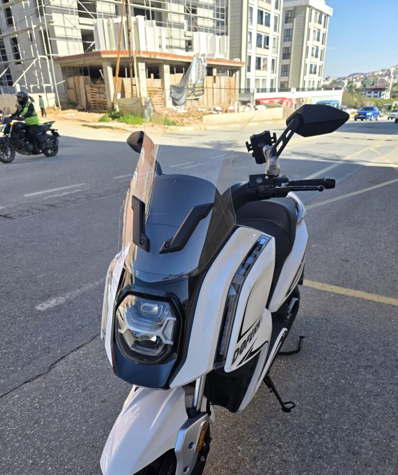 MOTOCAM Dofern JDF 250 T Ön Cam 2024-2026 Model 60cm Şeffaf Renkli 4mm UZUN