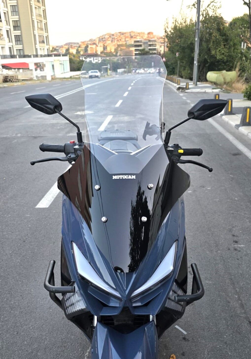 MOTOCAM Küba Newcity 50 Ön Cam 2023-2026 Model 78cm Şeffaf Renkli 4mm UZUN