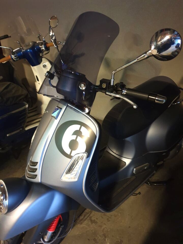 MOTOCAM Vespa GTV 300 Ön Cam 2011-2022 Model 42cm Füme Renkli 4mm APARATSIZ