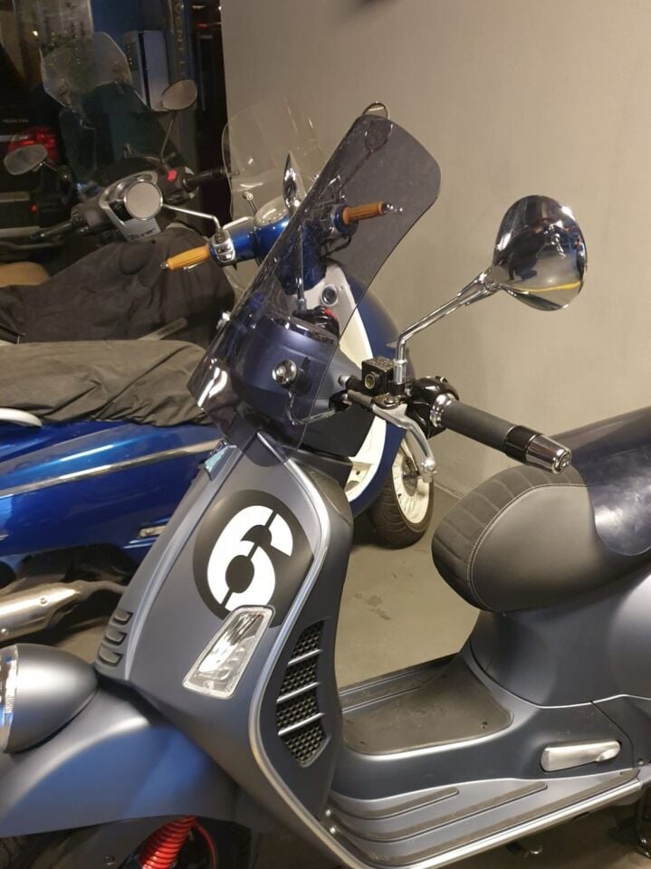 MOTOCAM Vespa GTV 300 Ön Cam 2011-2022 Model 42cm Füme Renkli 4mm APARATSIZ