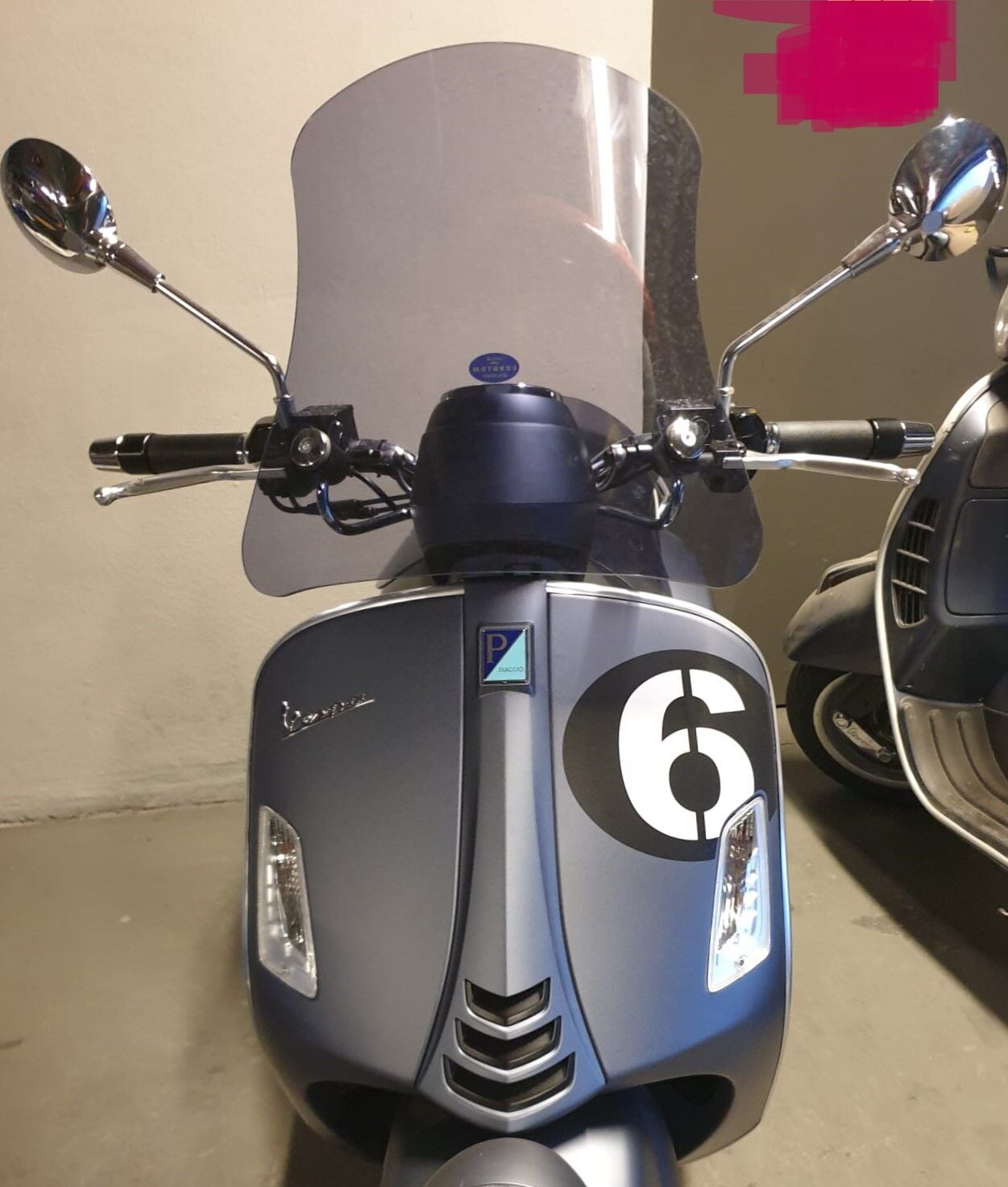 MOTOCAM Vespa GTV 300 Ön Cam 2011-2022 Model 42cm Füme Renkli 4mm APARATSIZ