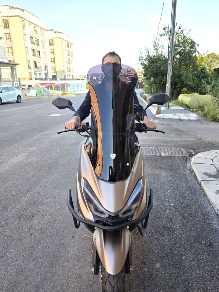 MOTOCAM Küba Newlight 125 Pro Ön Cam 2023-2026 Model 75cm Siyah Renkli 4mm UZUN BOYLU