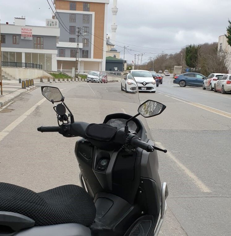 MOTOCAM Falcon Cmax 155 Ön Cam 2023-2026 Model 65cm Şeffaf Renkli 4mm ORTA BOYLU