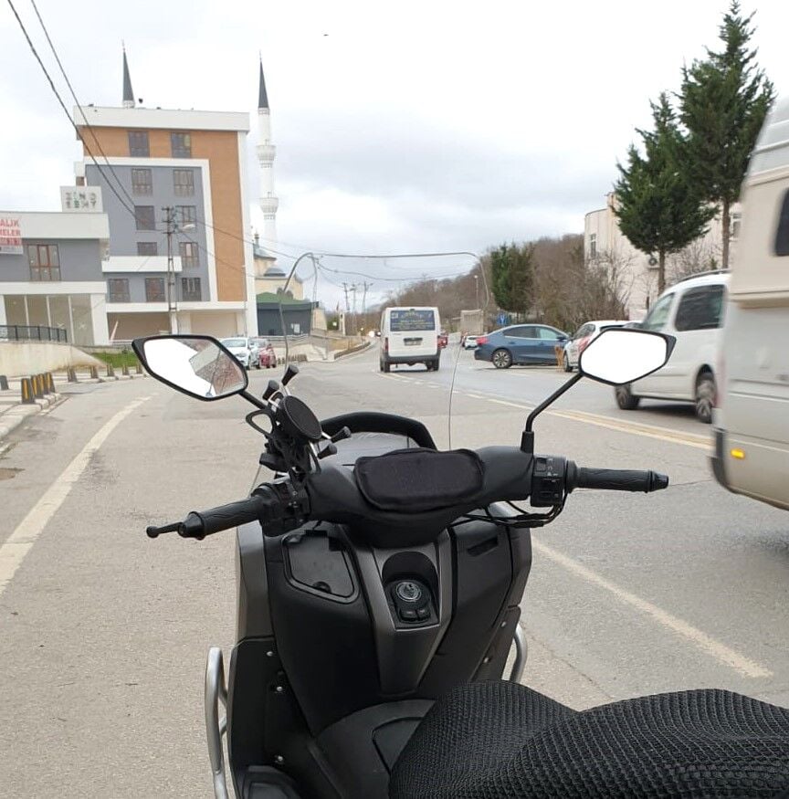 MOTOCAM Falcon Cmax 155 Ön Cam 2023-2026 Model 65cm Şeffaf Renkli 4mm ORTA BOYLU