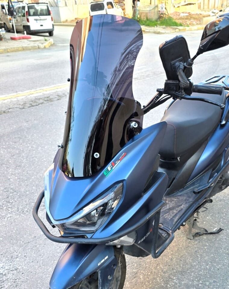 MOTOCAM Küba Newlight 50 Pro Ön Cam 2023-2026 Model 58cm Siyah Renkli 4mm ORİJİNAL BOYLU