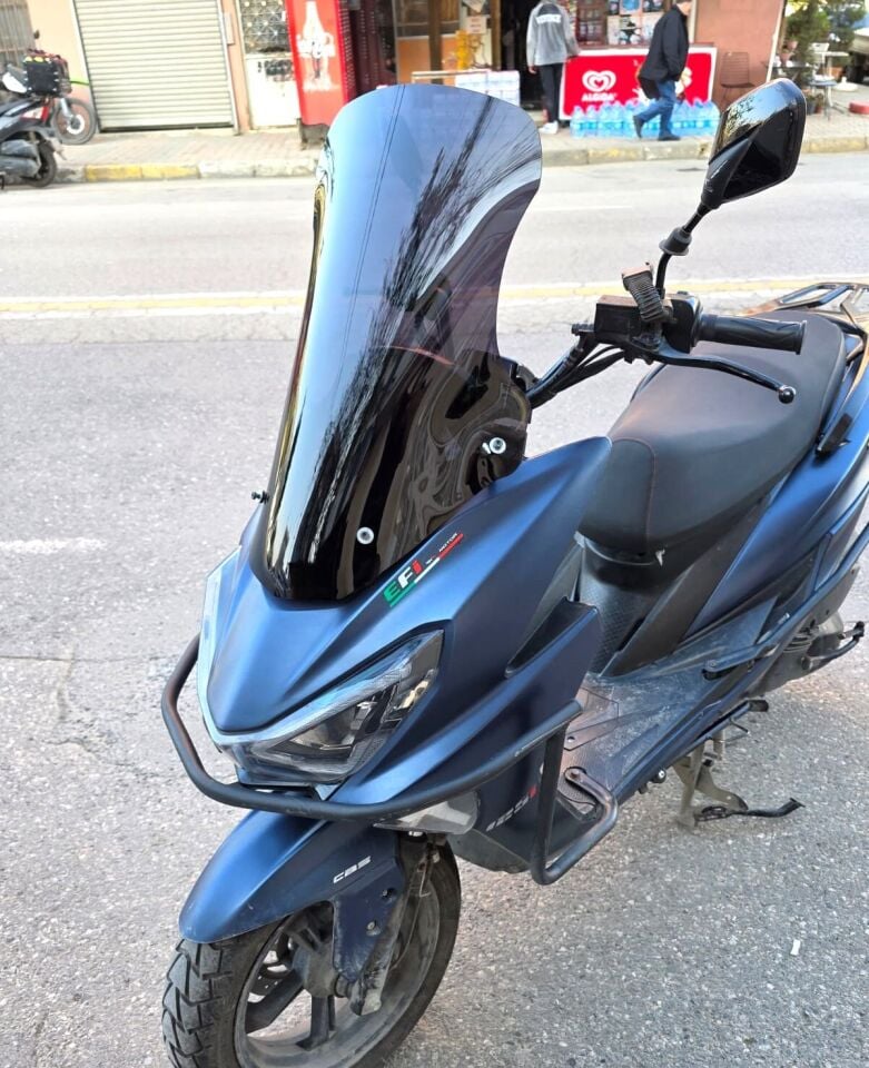 MOTOCAM Küba Newlight 50 Pro Ön Cam 2023-2026 Model 58cm Siyah Renkli 4mm ORİJİNAL BOYLU