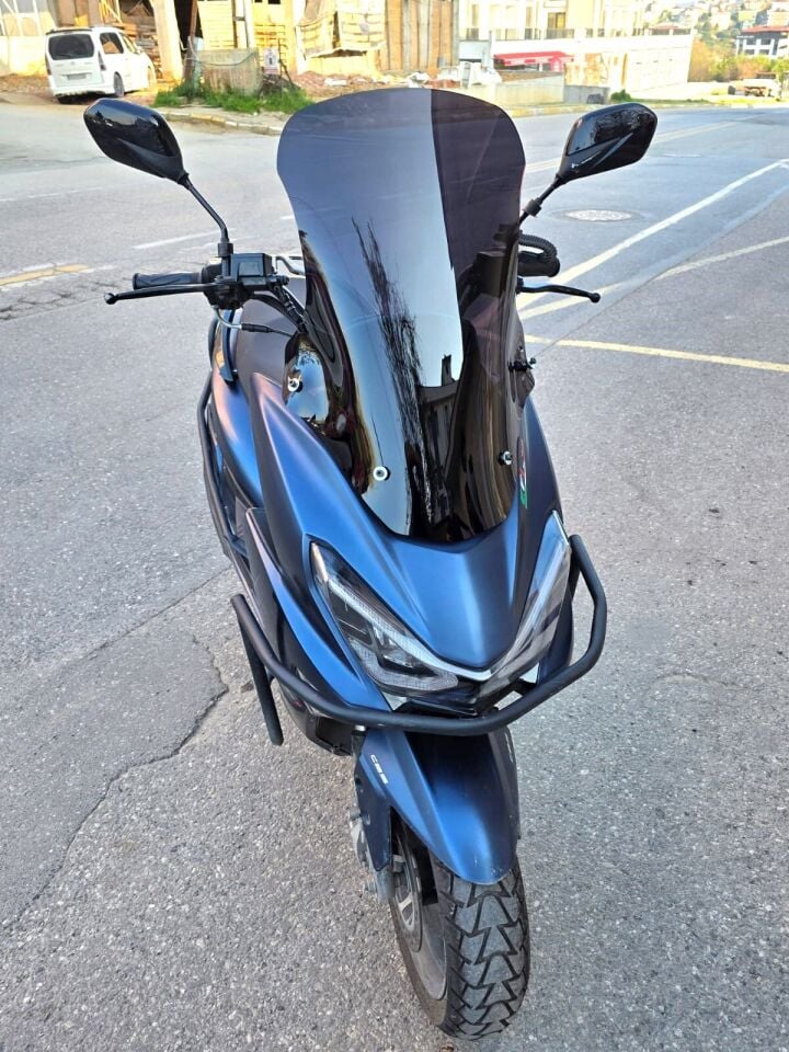 MOTOCAM Küba Newlight 50 Pro Ön Cam 2023-2026 Model 58cm Siyah Renkli 4mm ORİJİNAL BOYLU