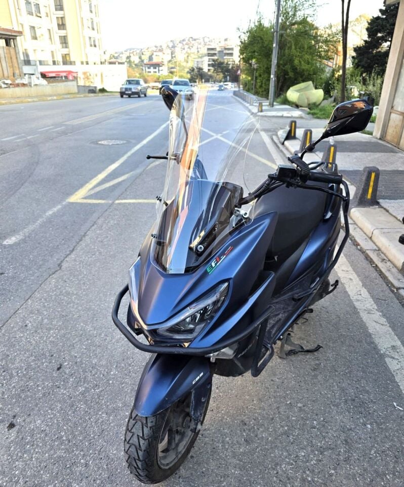 MOTOCAM Küba Newlight 50 Pro Ön Cam 2023-2026 Model 58cm Şeffaf Renkli 4mm ORİJİNAL BOYLU