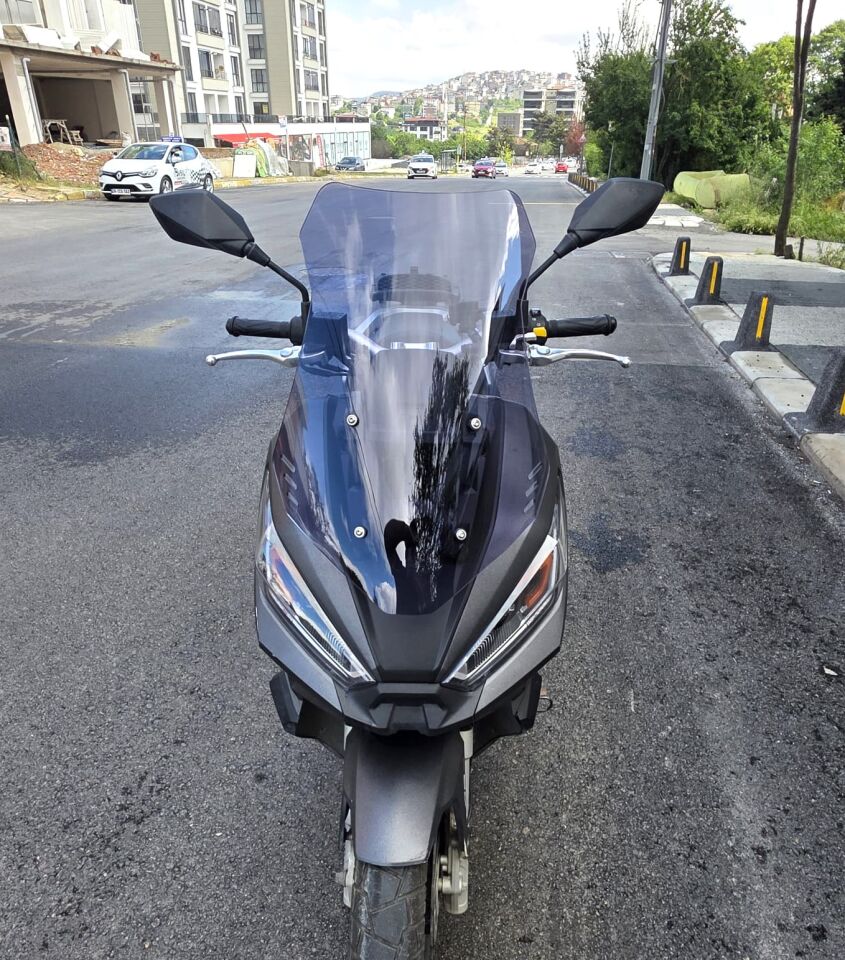 MOTOCAM Falcon Trex 188 Ön Cam 2022-2026 Model 55cm Füme Renkli 4mm KISA