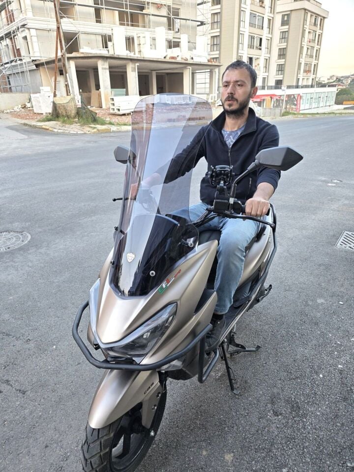 MOTOCAM Küba Newlight 50 Pro Ön Cam 2023-2026 Model 75cm Füme Renkli 4mm UZUN BOYLU