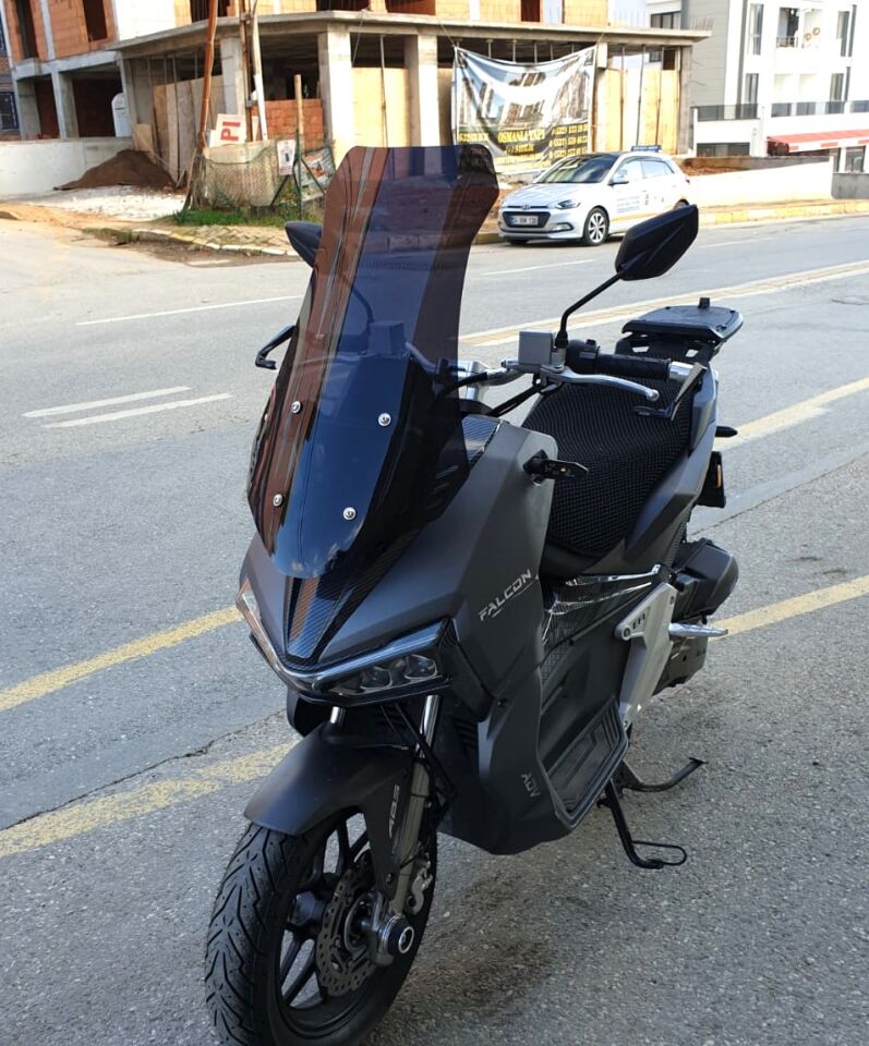 MOTOCAM Falcon Trex 188 Ön Cam 2022-2026 Model 65cm Siyah Renkli 4mm ORTA BOYLU