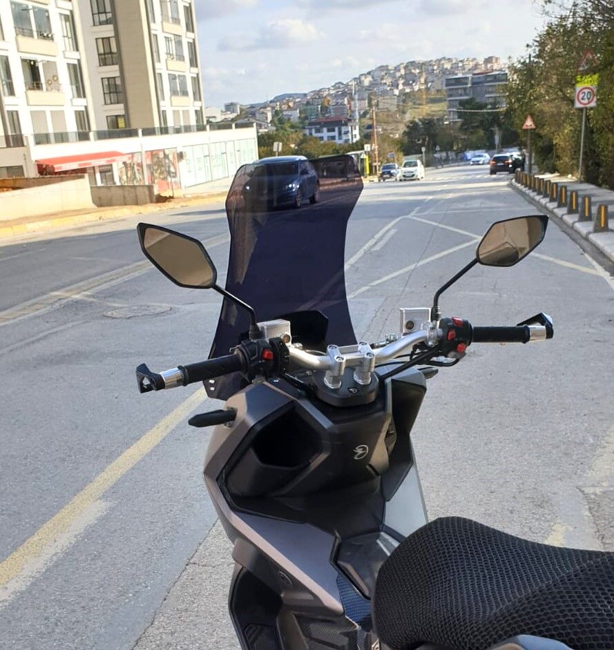 MOTOCAM Falcon Trex 188 Ön Cam 2022-2026 Model 65cm Siyah Renkli 4mm ORTA BOYLU