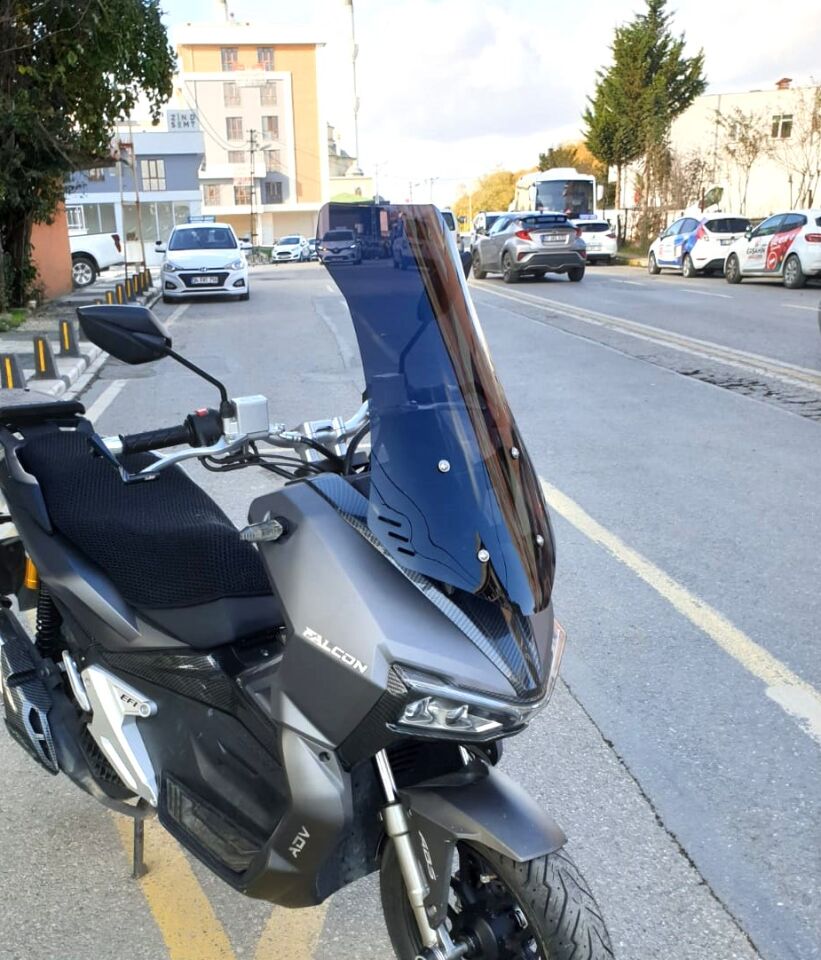 MOTOCAM Falcon Trex 188 Ön Cam 2022-2026 Model 65cm Siyah Renkli 4mm ORTA BOYLU