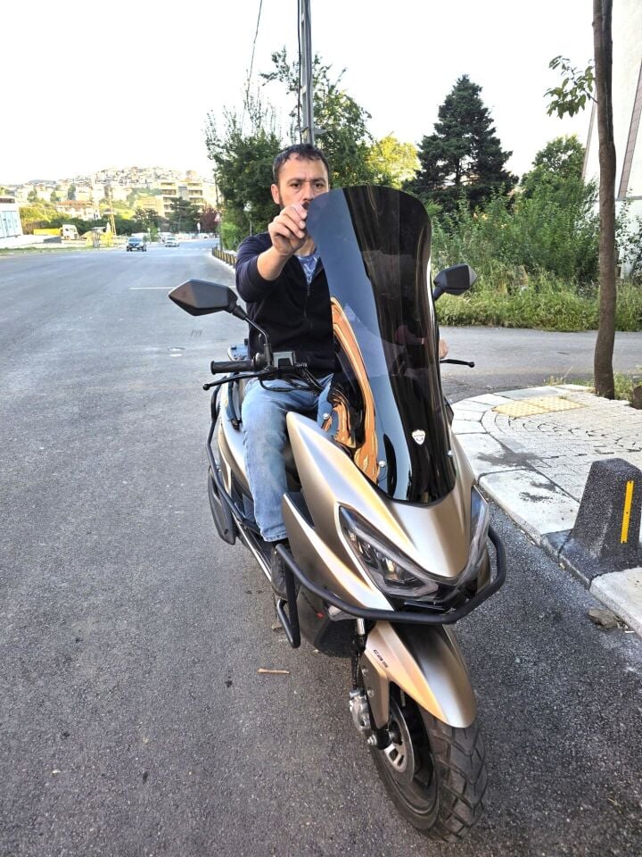 MOTOCAM Küba Newlight 50 Pro Ön Cam 2023-2026 Model 75cm Siyah Renkli 4mm UZUN BOYLU