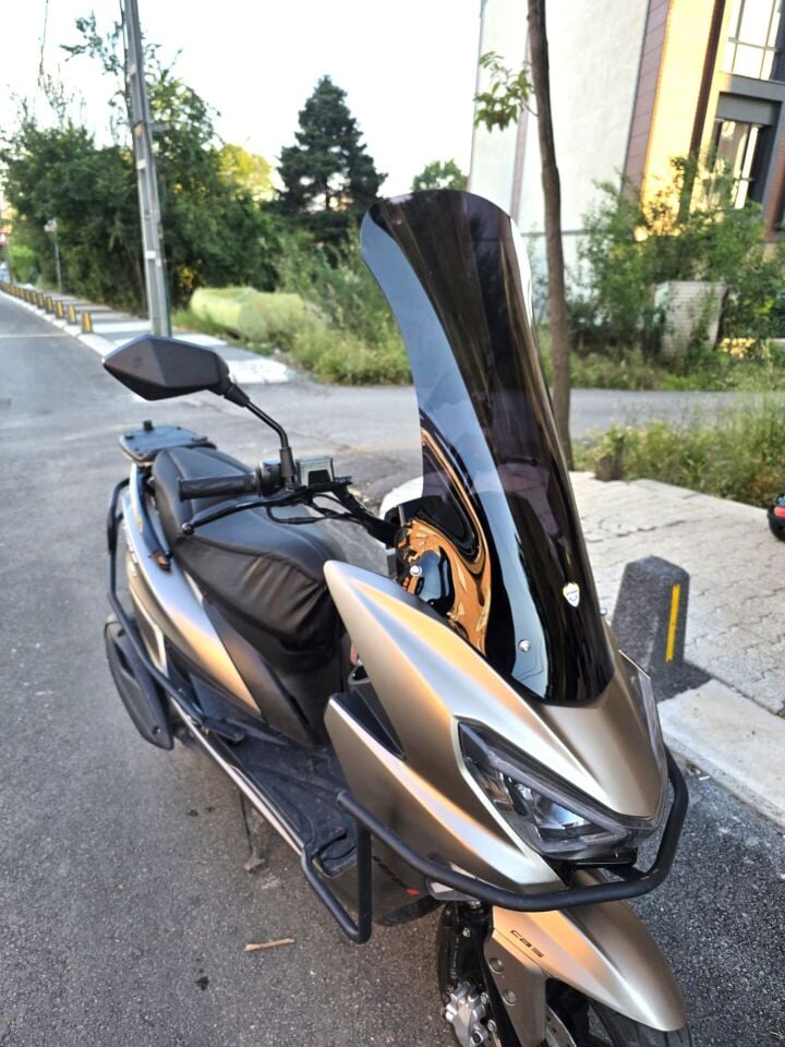 MOTOCAM Küba Newlight 50 Pro Ön Cam 2023-2026 Model 75cm Siyah Renkli 4mm UZUN BOYLU